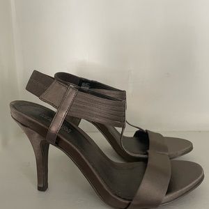 Kenneth Cole Champagne/Bronze coloured high heeled sandals SIZE 7.5